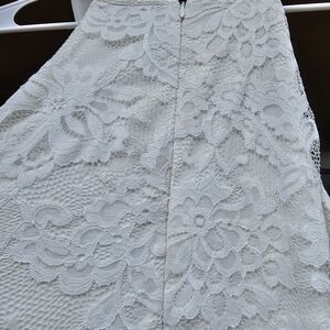 Elegant Lace Sleeveless Dress - White